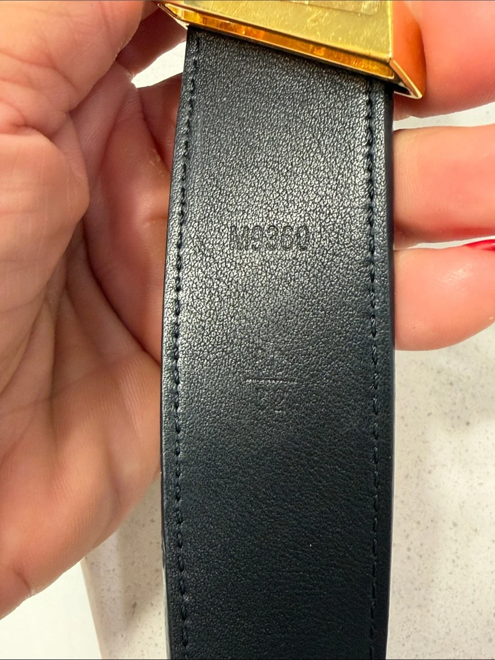 Louis Vuitton Leather Belt with Two-Tone Metal Buckle. Size 80